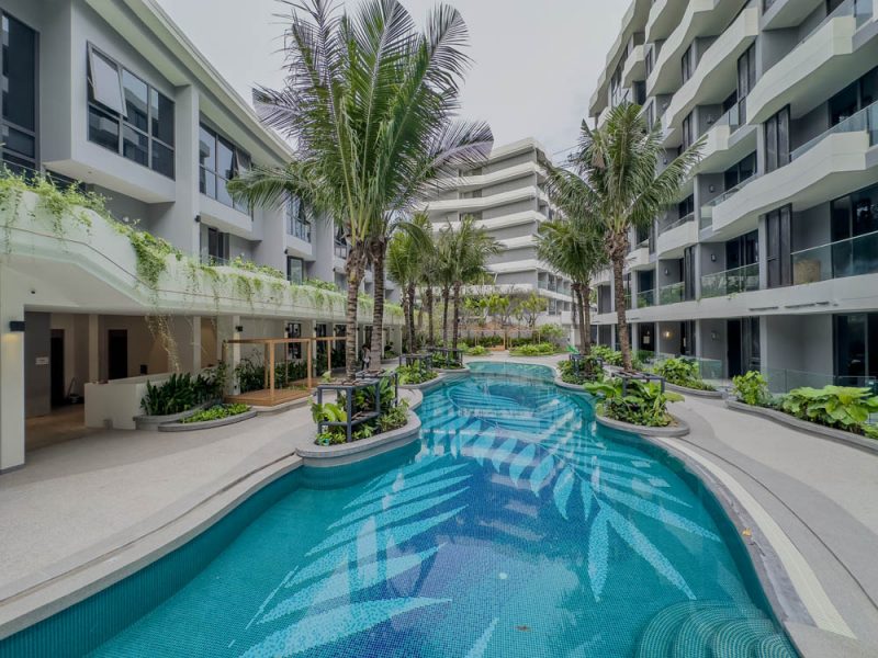 бассейн в LAYAN LAYAN GREEN PARK бассейн